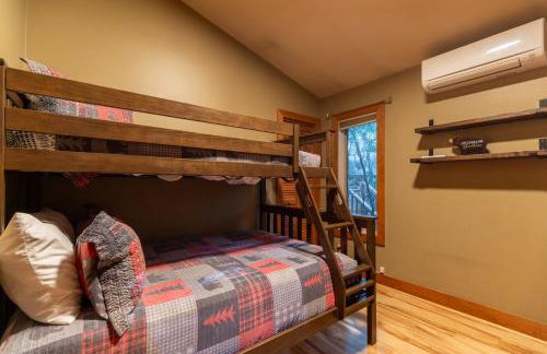 King Bed, Putt-Putt w/ Hot Tub, & Other Games - Foto 43