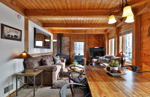 Killington Cabin - Right Unit - Sleeps 10 in 4 BR, 2 BA Cozy Escape - Foto 12