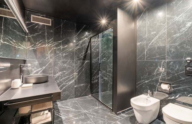 The King Of Milan - Foto 11