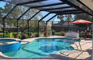 Ultimate Backyard Oasis, Heated Pool, Spa and Lake - Foto 1