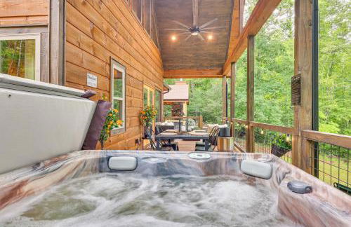 Hot Tub and River Access Family McCaysville Cabin - Foto 2