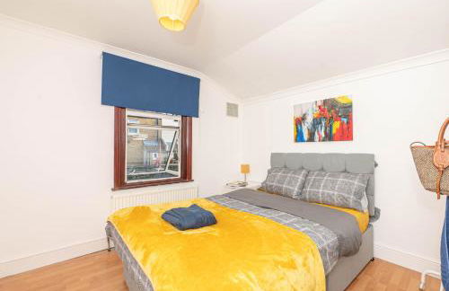 Xtra Large 4 Bedroom House with Heating Sleeps 14 Near Station and ExCeL - Foto 29