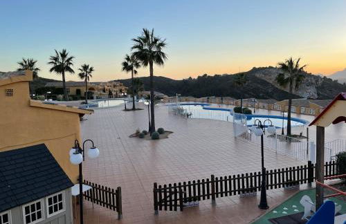 Tranquility, sun, breathtaking views & 7 minutes drive to sea - Foto 25