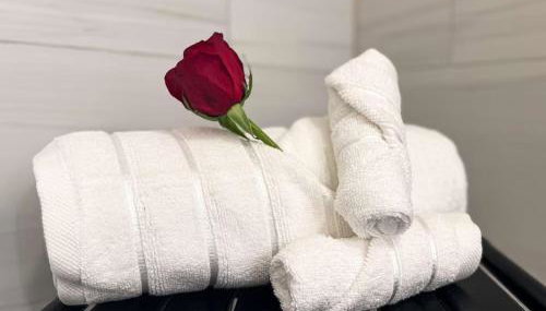 Bancroft Bungalow - Hot Tub, Fire Pit - Near Uptown - Foto 3