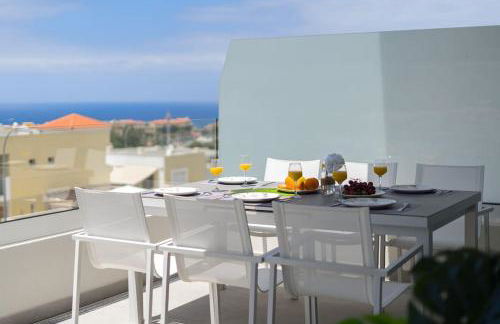 Luxury apartment. Heated Pool. AC. Ocean view! - Foto 12