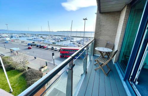 Quay & Sea View Spacious Modern Secure Parking - Photo 2