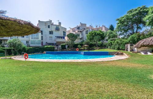 Golden Bay Apartment - Photo 3