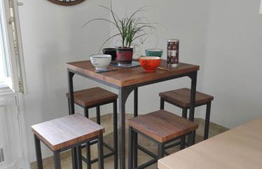 Pretty and quiet top floor 2 bedroom flat in the port area of Nice - Photo 12