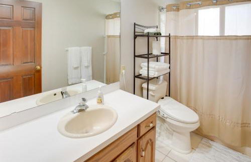 Hike, Golf, Ski and More Family Home in South Weber - Foto 16