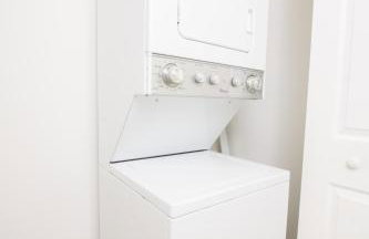 Spacious entire Apartment with Free Parking - Foto 30