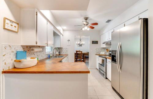 Private Outdoor Oasis with Pool Home in Longwood! - Foto 10