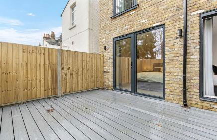 JD Apartments - Urban Retreat with Patio - Foto 10