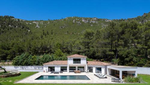 VILLA KOÏ CASTELLET*PISCINE*SPA*SALLE DE SPORT*CINÉMA* - Foto 4, sunbed, Garden view