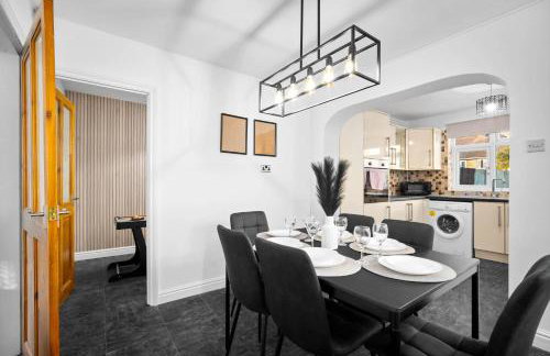 Stylish 3 Bedroom House - Garden - Pool Table - Parking 165M - Foto 19