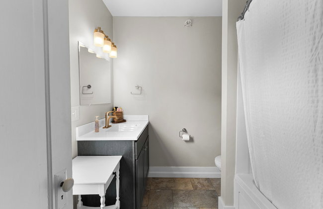 TuckAway Suites at East Branch - Foto 105