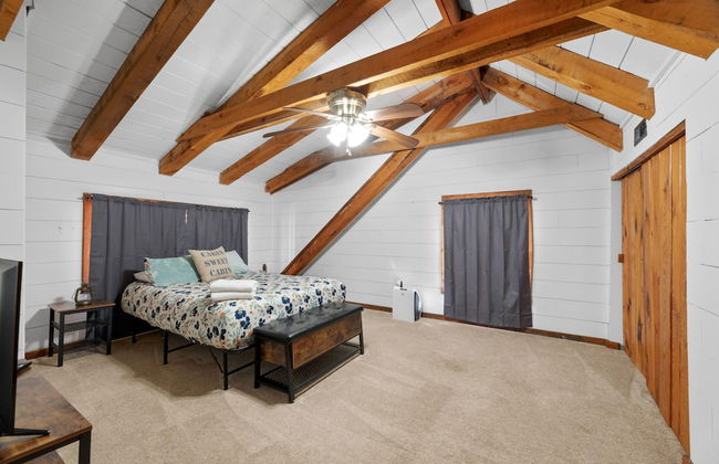 Cabin in the Trees, Hot Tub, Fire Pit - Foto 16