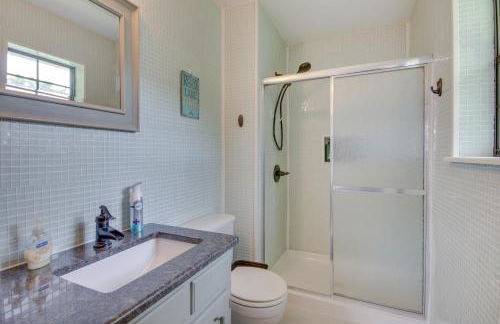 Yard and 15 Boat Slip Waterfront Grove Getaway - Foto 16