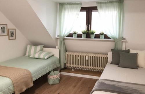 L21-Apartment Alsdorf, 3 Zimmer, 4 Betten, Standardisierte Ausstattung, ideal für Reisende, Pendler, Familien - Foto 2