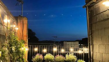 Epic Location, Views & Large Private Terrace - Photo 3, Garden