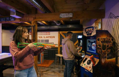 Family Retreat Sauna Hot Tub Games Peloton - Photo 27