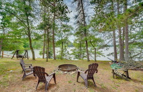 Pet-Friendly Waterfront Minong Cabin with Fire Pit - Foto 26