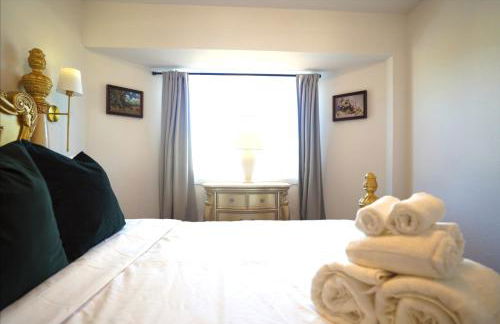 Stunning Waterfront 3BR Retreat - Perfect Getaway - Foto 10