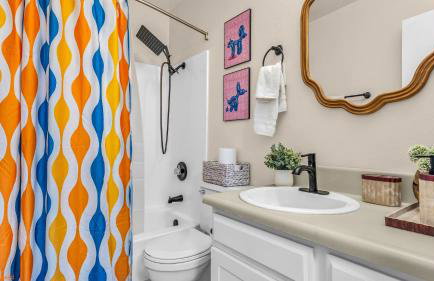 Mid-Century stay with Pool ,Golf Retreat and cool Comfort - Foto 8