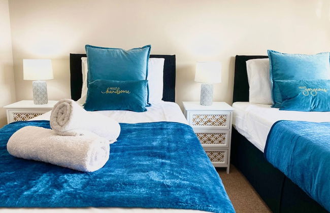 5-bed Townhouse Salford Deep Cleaned - Foto 5