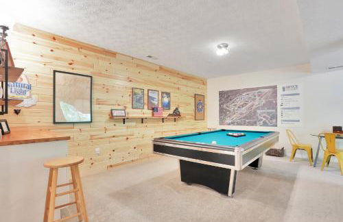 Lazy Basye Shenandoah Cabin with Hot Tub, Sleeps 10 - Foto 39
