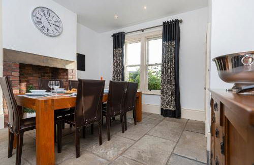 Thrushley Cottage in Wakefield - sleeps 7 - with roof terrace - Foto 26