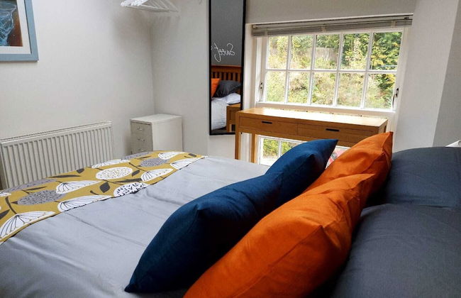 Lovely Riverside Perthshire Flat - Sleeps 8 - Foto 2