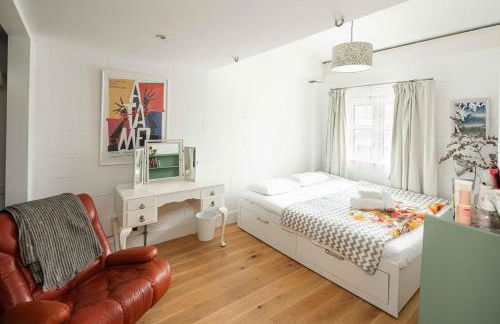 Stylish 3BD Home - Great Location - Foto 13