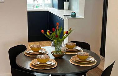 Modern 2 Bed House in Rainham, Kent - Central Location - Foto 14