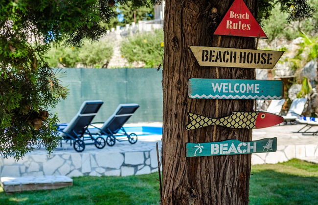 Beachfront Villa Gabriela with Pool - Foto 72