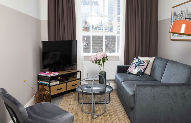 Bob W Commercial House - Photo 10