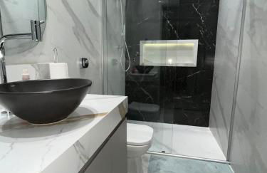 Casa Flat, Suíte, Ar-Cond, Área Gourmet e Garagem - Foto 8