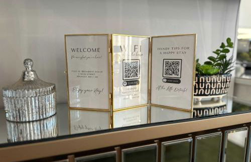 Contemporary Bromley Penthouse with Balcony - Foto 16