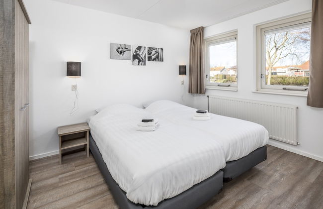 Beachside Bungalow Near Beach - Photo 4