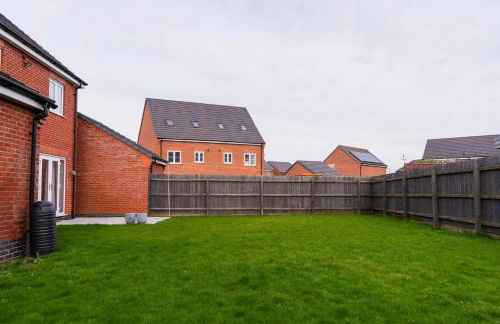 Luxe 3BR - 8 Min to Town Centre - Bradgate Park Leicester - Parking - Garden - Foto 10