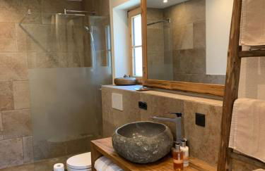 Chalet BERGSUCHT in Ruhpolding Bayern, Traumlage am sonnigen Südhang, kostenlose Parkplätze, schnelles WLAN, ruhige Sackgasse, NETFLIX inklusive - Foto 12