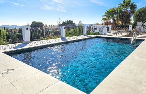Villa with private pool & outdoor kitchen - Photo 48