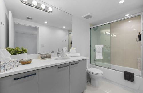 Luxury Condo with Rooftop Pool - 5-Min to Beach - Foto 51