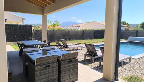 villa récente climatisée avec piscine privée - Photo 2