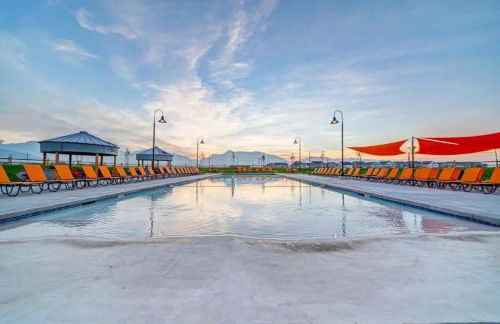 Modern LuxeDen with Private Hot Tub and Fenced Yard - Foto 21