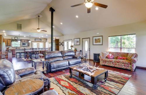 Neosho Home on 90 Acres with Private Pool and Fire Pit - Foto 7