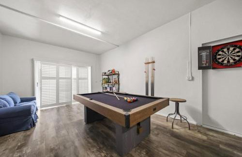 Tropical PoolHome Walk to Shops Near Beach - Foto 7