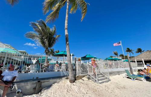 Waterfront Luxury Home With Pool And Boat Dock 3 Bedroom Home by RedAwning - Foto 63