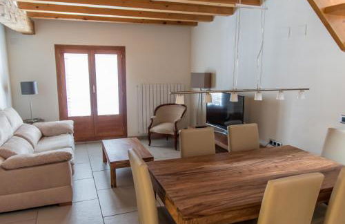 Plaza Apartamentos - Photo 21