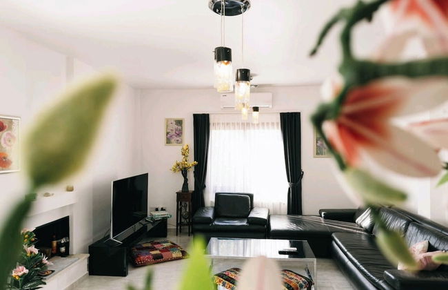 Villa for 9 Guests, Pool, Parking, Walk to Beach - Foto 9