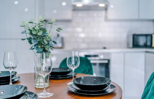 Heart of Didsbury Luxury 2 Bed Apartment by HASS HAUS - Photo 5